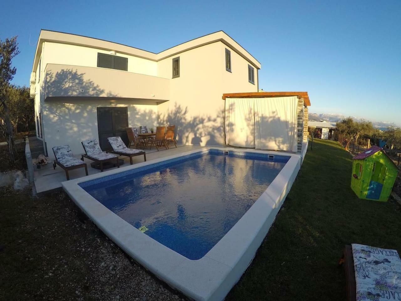 The Globetrotter'S Residence Kaštel Novi 外观 照片