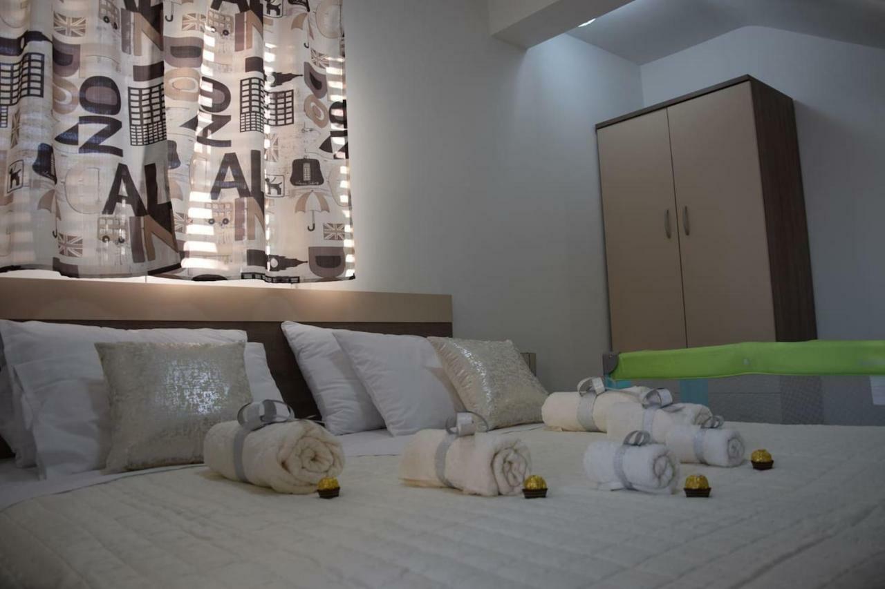 The Globetrotter'S Residence Kaštel Novi 外观 照片