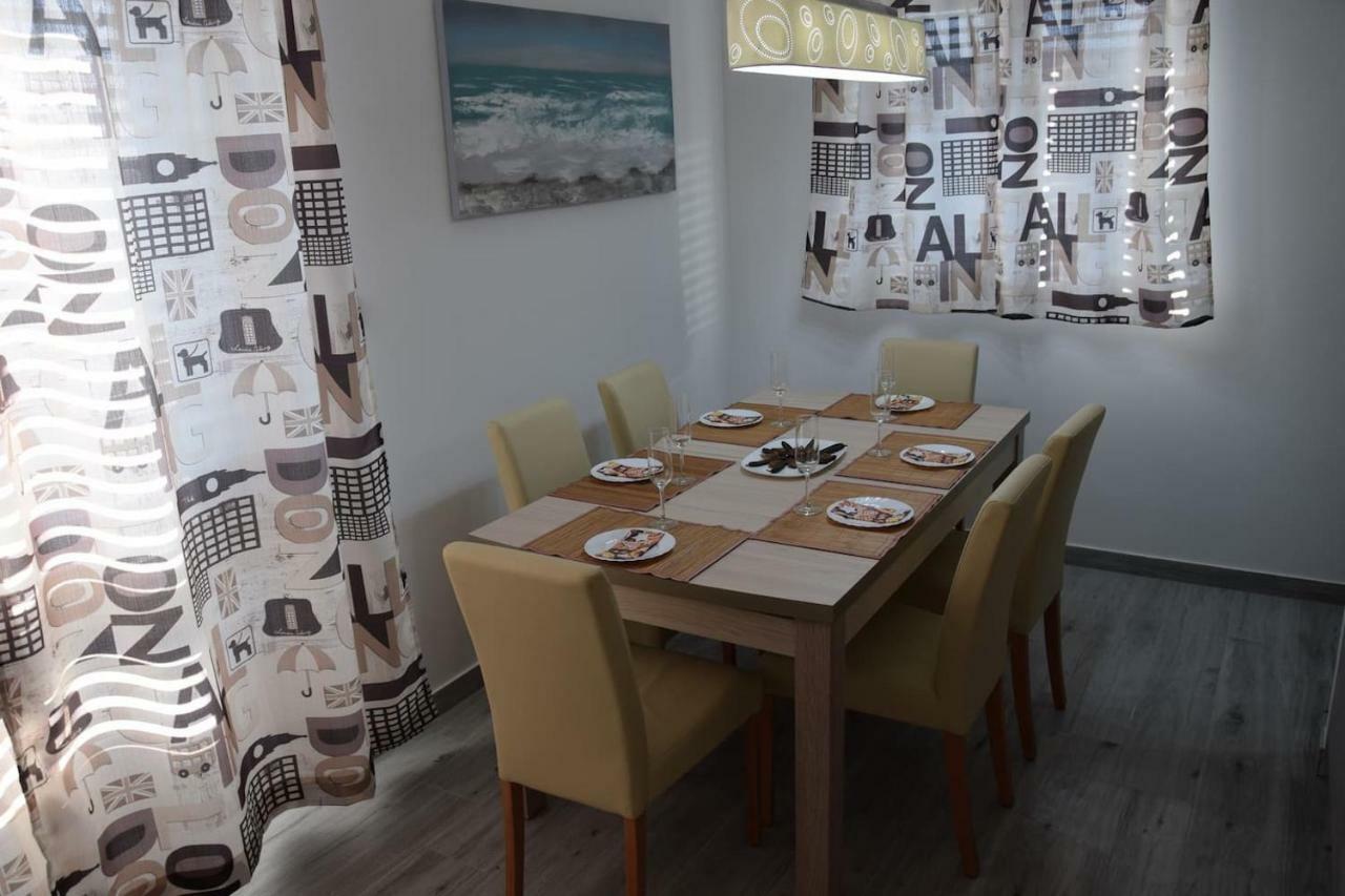 The Globetrotter'S Residence Kaštel Novi 外观 照片