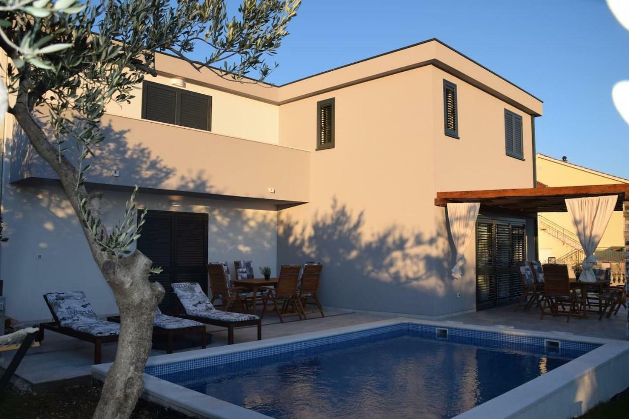 The Globetrotter'S Residence Kaštel Novi 外观 照片