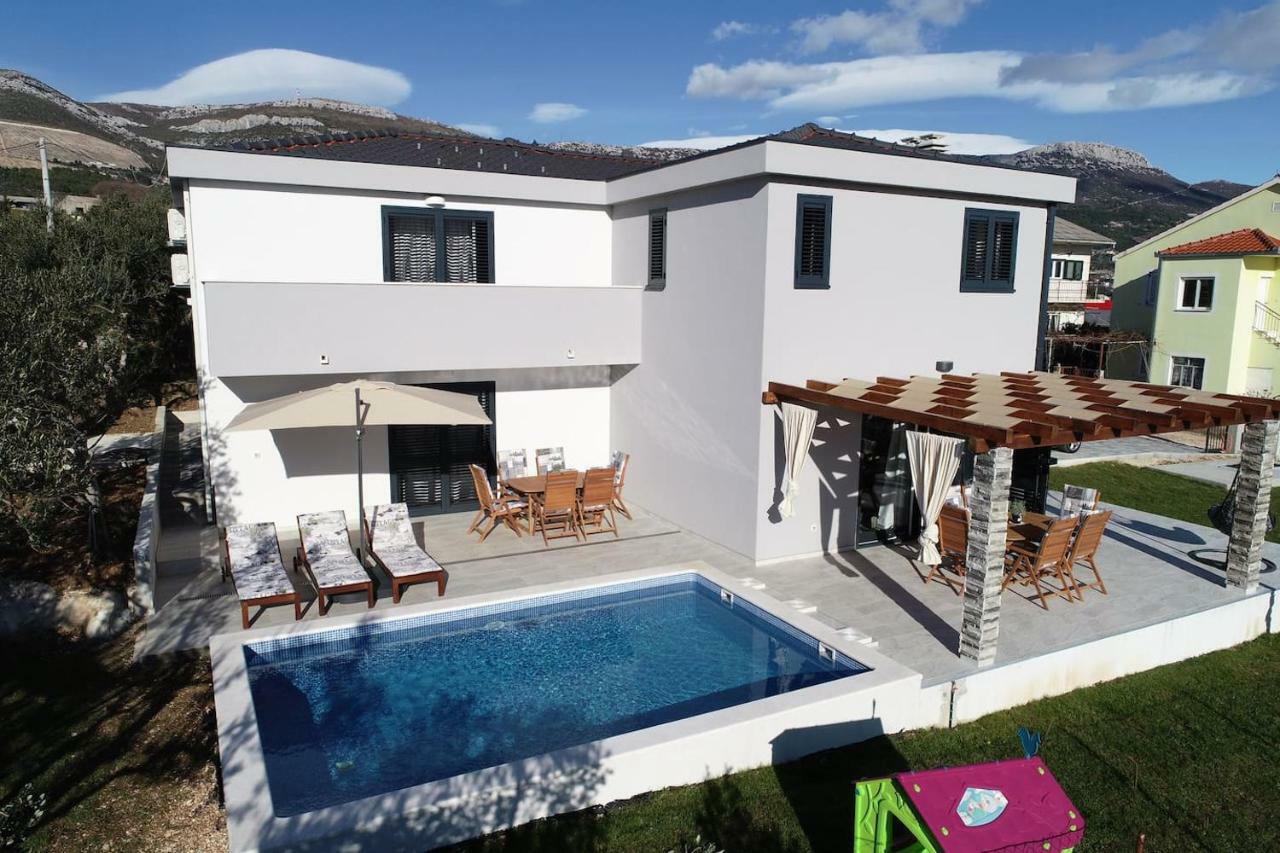 The Globetrotter'S Residence Kaštel Novi 外观 照片