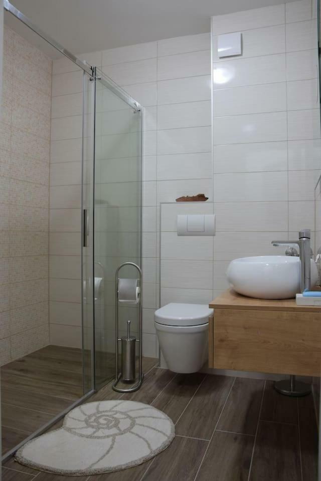 The Globetrotter'S Residence Kaštel Novi 外观 照片